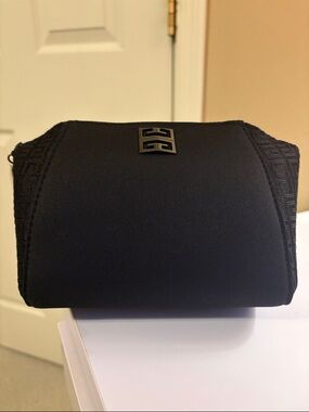 NEW Givenchy Black Zip Bag Limited Edition